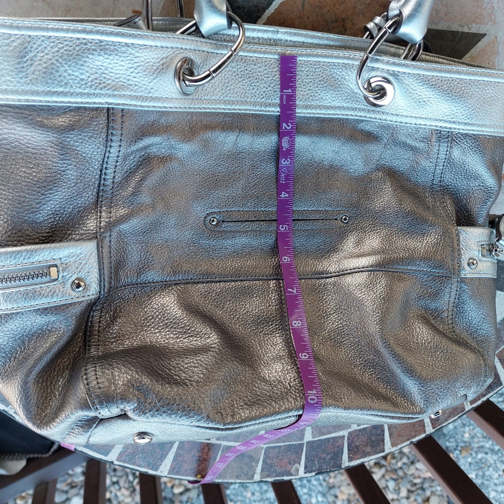 B. Makowsky Pewter Pebbled Finish Leather Shoulder Bag With Silver Hardware - Picture 12 of 14